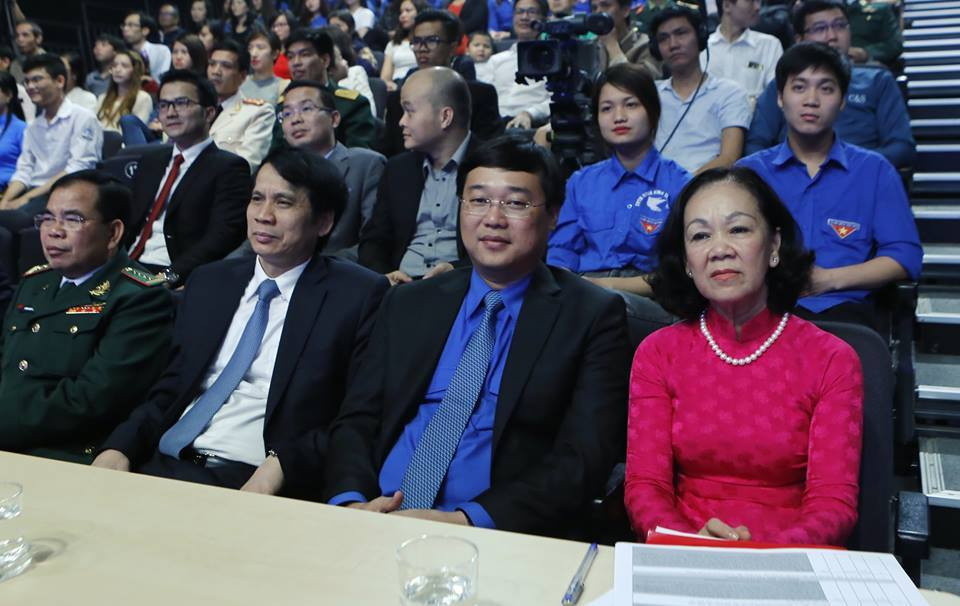 Trao giải 10 gương mặt trẻ Việt Nam tiêu biểu 2016 ảnh 18