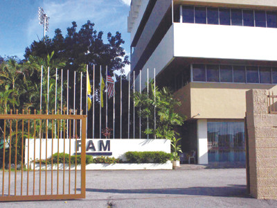 Trụ sở Liên đoàn Bóng đá Malaysia vắng hoe trong ngày Chủ nhật 12-12. Ảnh: Nguyên Phong