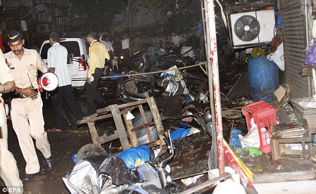 Quả bom thứ hai phát nổ tại quận Opera House