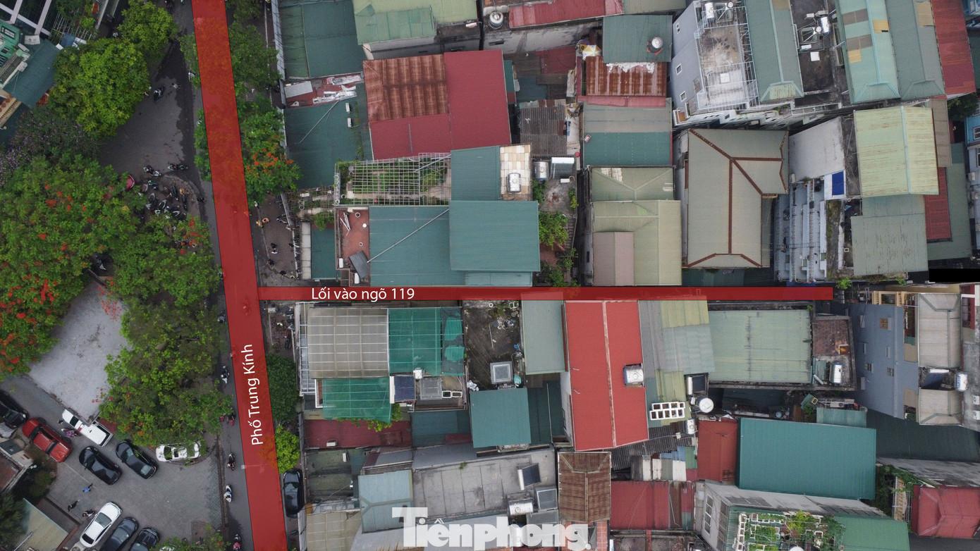 Lối vào phố Trung Kính.