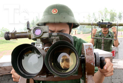 Theo dõi, bám sát mục tiêu. Theo dõi, bám sát mục tiêu