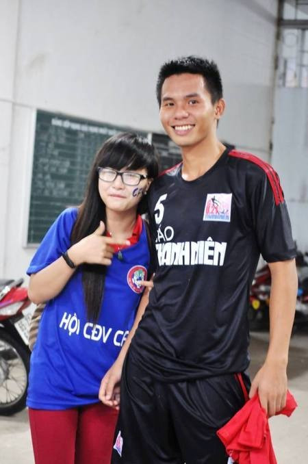 Nữ sinh mặt mộc xinh xắn yêu bóng đá hút dân mạng ảnh 8