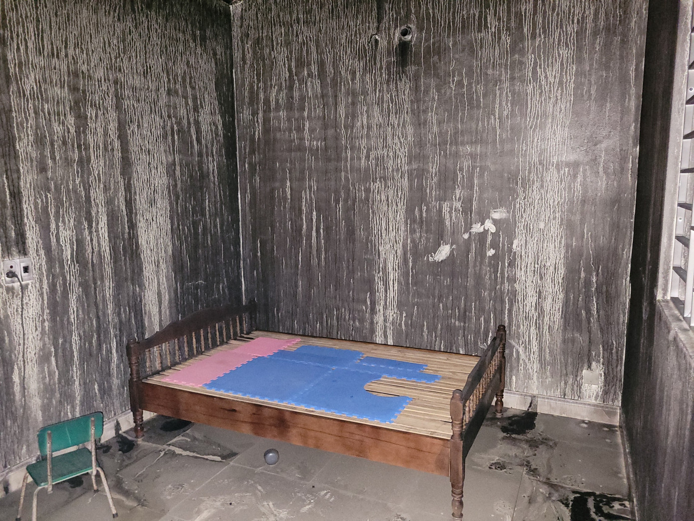 Một phòng ngủ ở tầng 2 của ngôi nhà