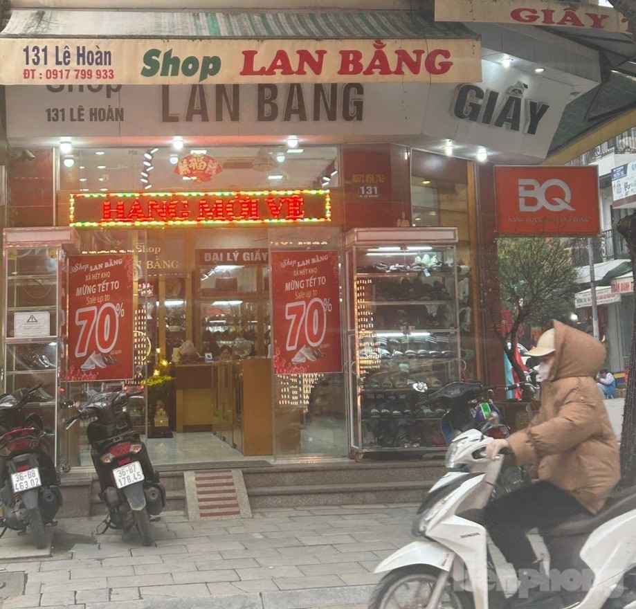 Cửa hàng bị xử phạt, đình chỉ kinh doanh 2 tháng. Cửa hàng bị xử phạt, đình chỉ kinh doanh 2 tháng.