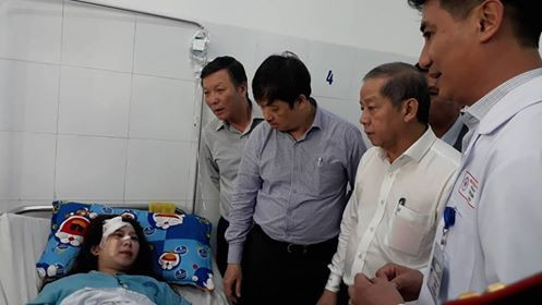 Xe chở hàng chục sinh viên rơi xuống vực sâu khi vượt đèo Hải Vân ảnh 10