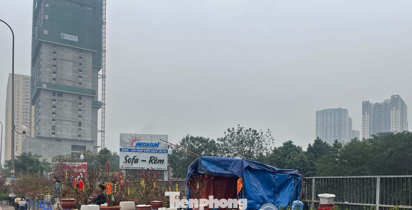 Thị trường thứ cấp giao dịch cầm chừng và chỉ có loại hình nhà phố và căn hộ có số lượng giao dịch đáng kể hơn. (Ảnh: Lập Đông) Thị trường thứ cấp giao dịch cầm chừng và chỉ có loại hình nhà phố và căn hộ có số lượng giao dịch đáng kể hơn. (Ảnh: Lập Đông)