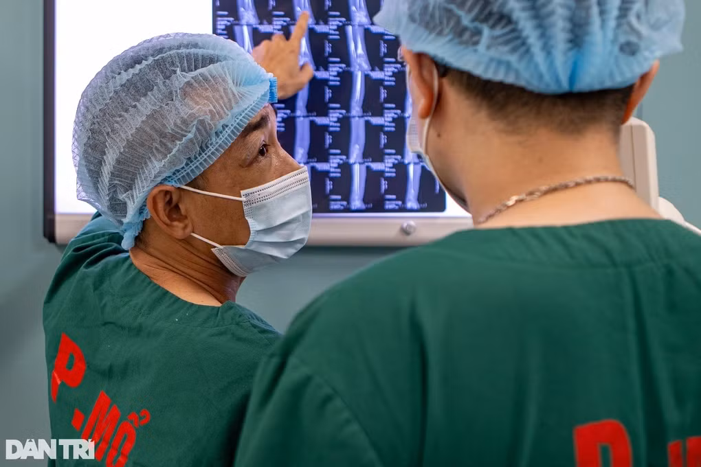 Những viên chức trình độ cao có thể làm việc đến 66 tuổi nếu đơn vị công tác của họ có nhu cầu (Ảnh minh họa: Minh Nhật).