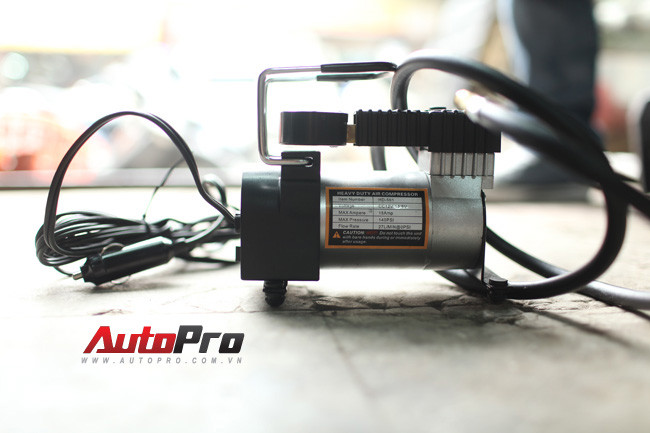 Bơm điện mini gọn nhẹ và cơ động 