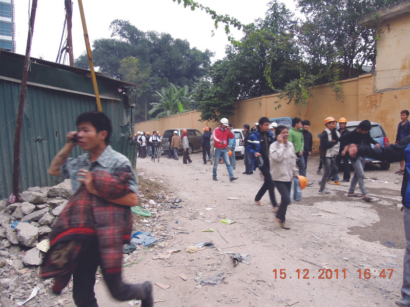 Đám cháy khiến nhiều người hốt hoảng. Đám cháy khiến nhiều người hốt hoảng