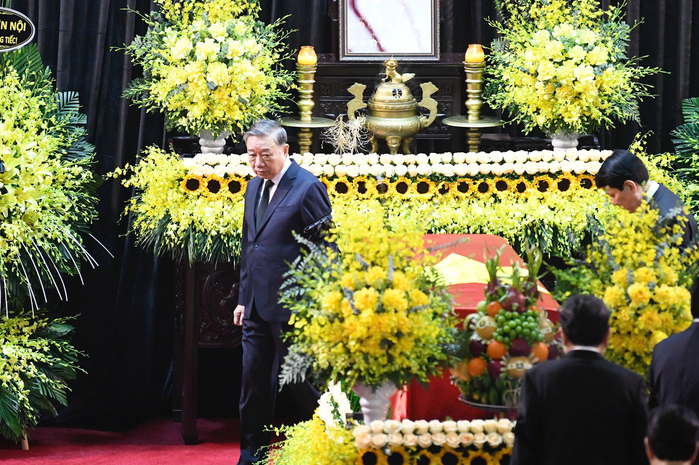 Đưa linh cữu nguyên Chủ tịch nước Trần Đức Lương rời Hà Nội về Quảng Ngãi ảnh 16