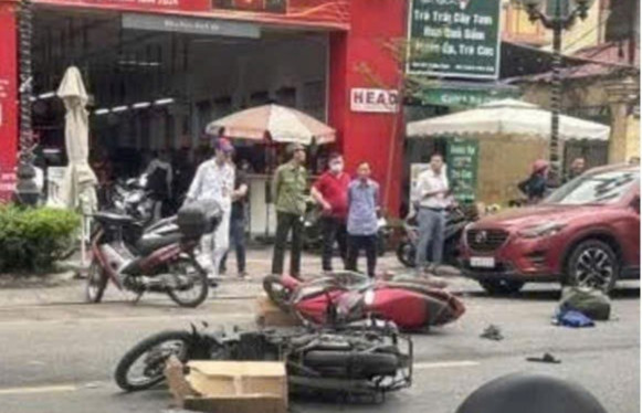 Hiện trường vụ tai nạn giao thông làm 2 người bị thương Hiện trường vụ tai nạn giao thông làm 2 người bị thương