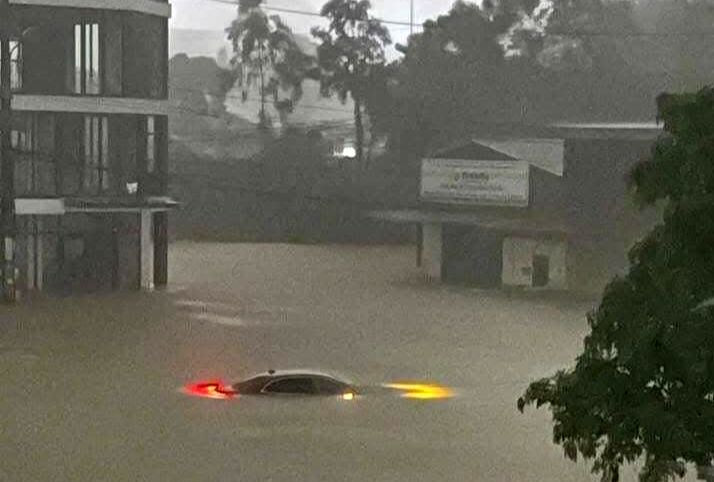 Mưa lớn gây ngập lụt nghiêm trọng ở TP Thái Nguyên. Ảnh: Thái Nguyên News Mưa lớn gây ngập lụt nghiêm trọng ở TP Thái Nguyên. Ảnh: Thái Nguyên News