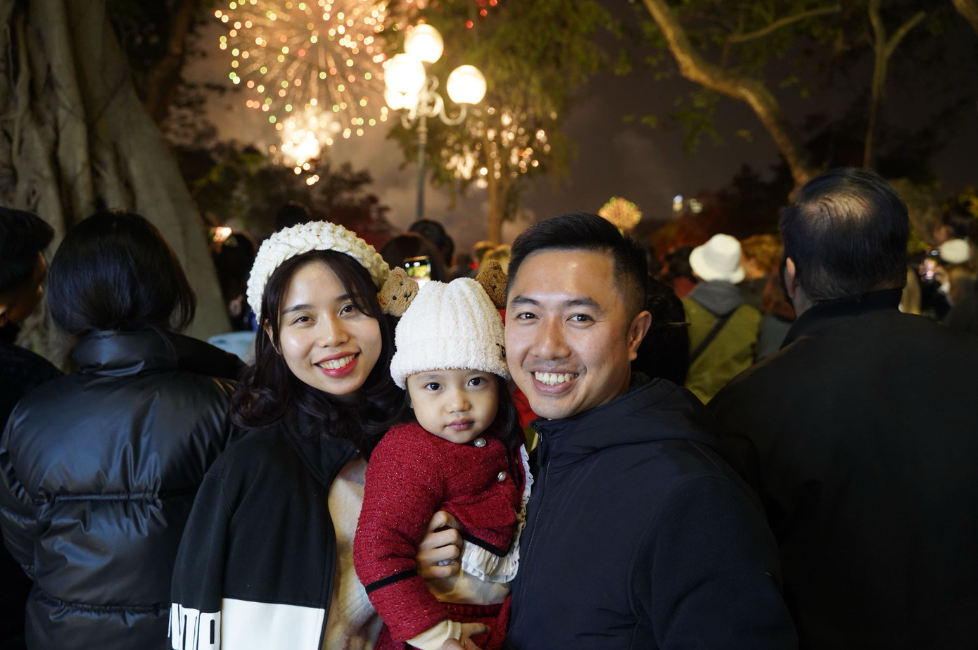 Pháo hoa rực sáng đón năm mới Ất Tỵ an lành, thịnh vượng ảnh 186 Pháo hoa rực sáng đón năm mới Ất Tỵ an lành, thịnh vượng ảnh 186