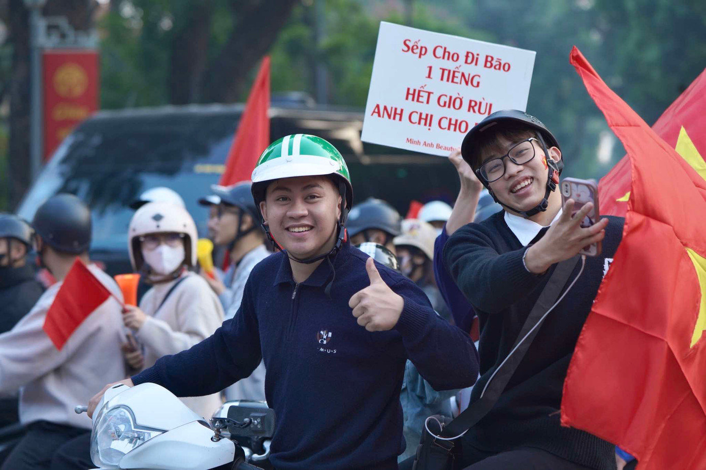 Tuyển Việt Nam ca khúc khải hoàn, người hâm mộ hân hoan chào đón ảnh 44