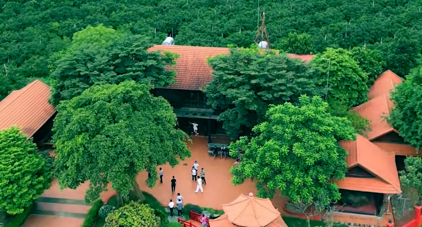 Khu trang trại của ông trùm Vi "ngộ". Khu trang trại của ông trùm Vi "ngộ".