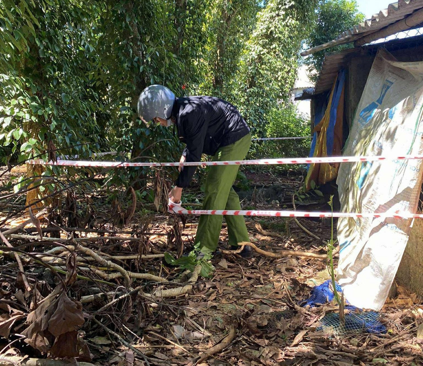 Phong toả đảm bảo an toàn cho người dân. Ảnh CTV