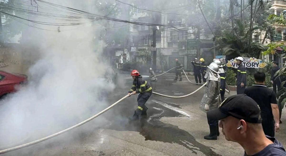 Lực lượng chức năng tiếp cận hiện trường Lực lượng chức năng tiếp cận hiện trường