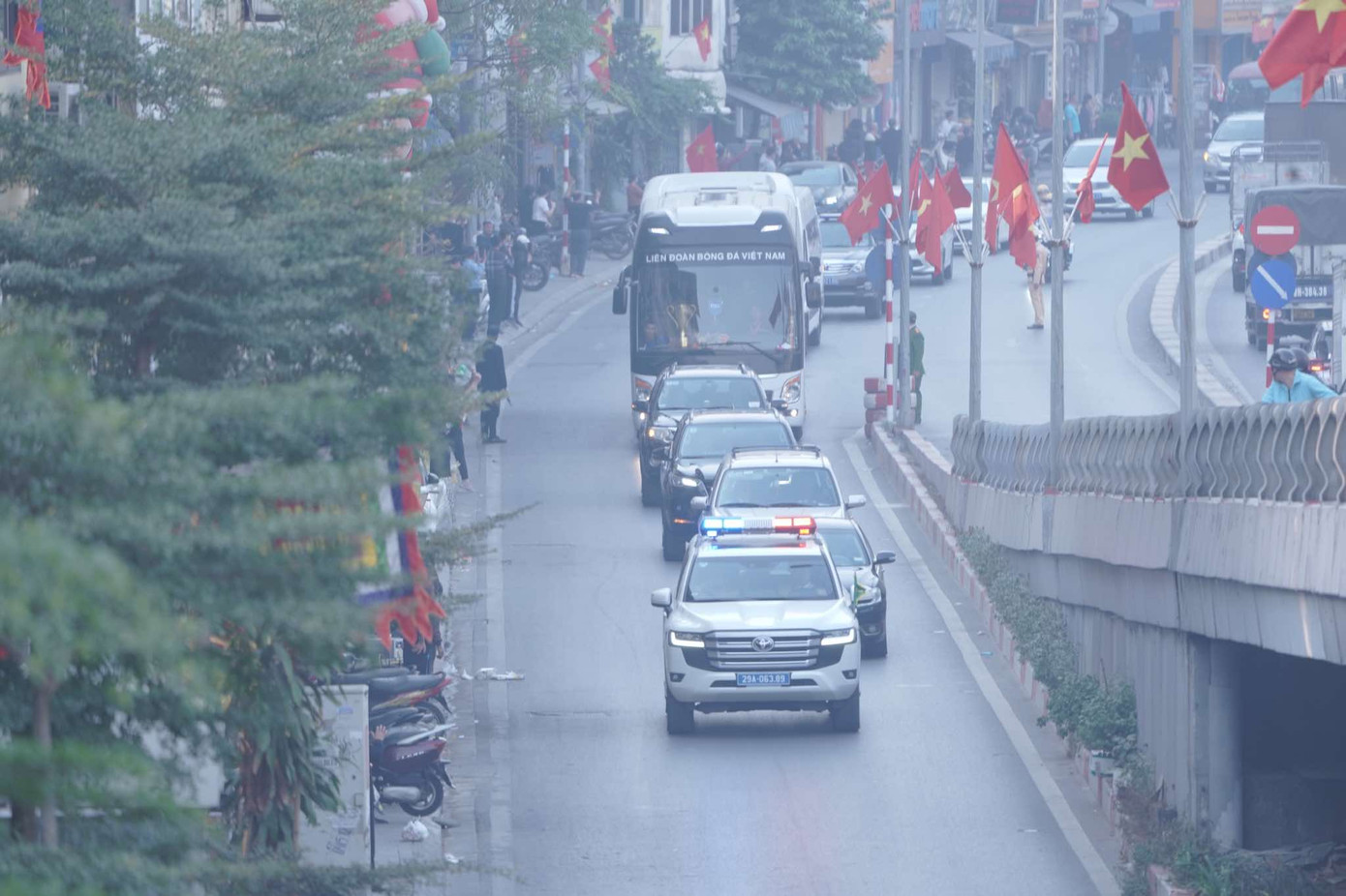 Tuyển Việt Nam ca khúc khải hoàn, người hâm mộ hân hoan chào đón ảnh 36