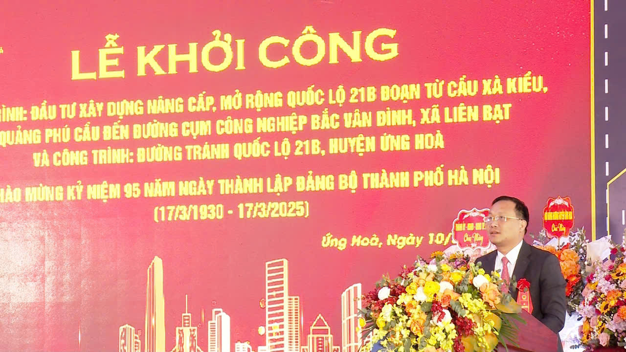 Ông Nguyễn Tiến Thiết - Chủ tịch UBND huyện Ứng Hòa phát biểu tại buổi lễ. Ông Nguyễn Tiến Thiết - Chủ tịch UBND huyện Ứng Hòa phát biểu tại buổi lễ.