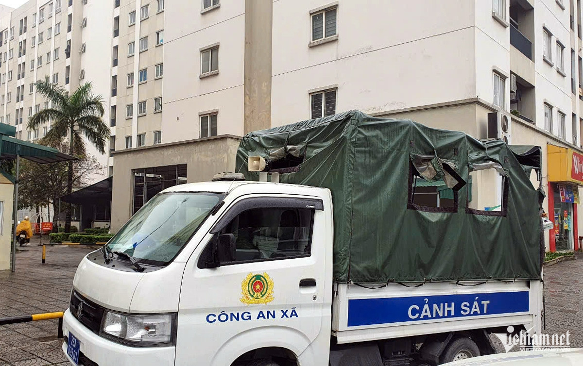 Công an đến hiện trường điều tra vụ việc.