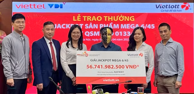 Ông N.B.V nhận giải Jackpott
