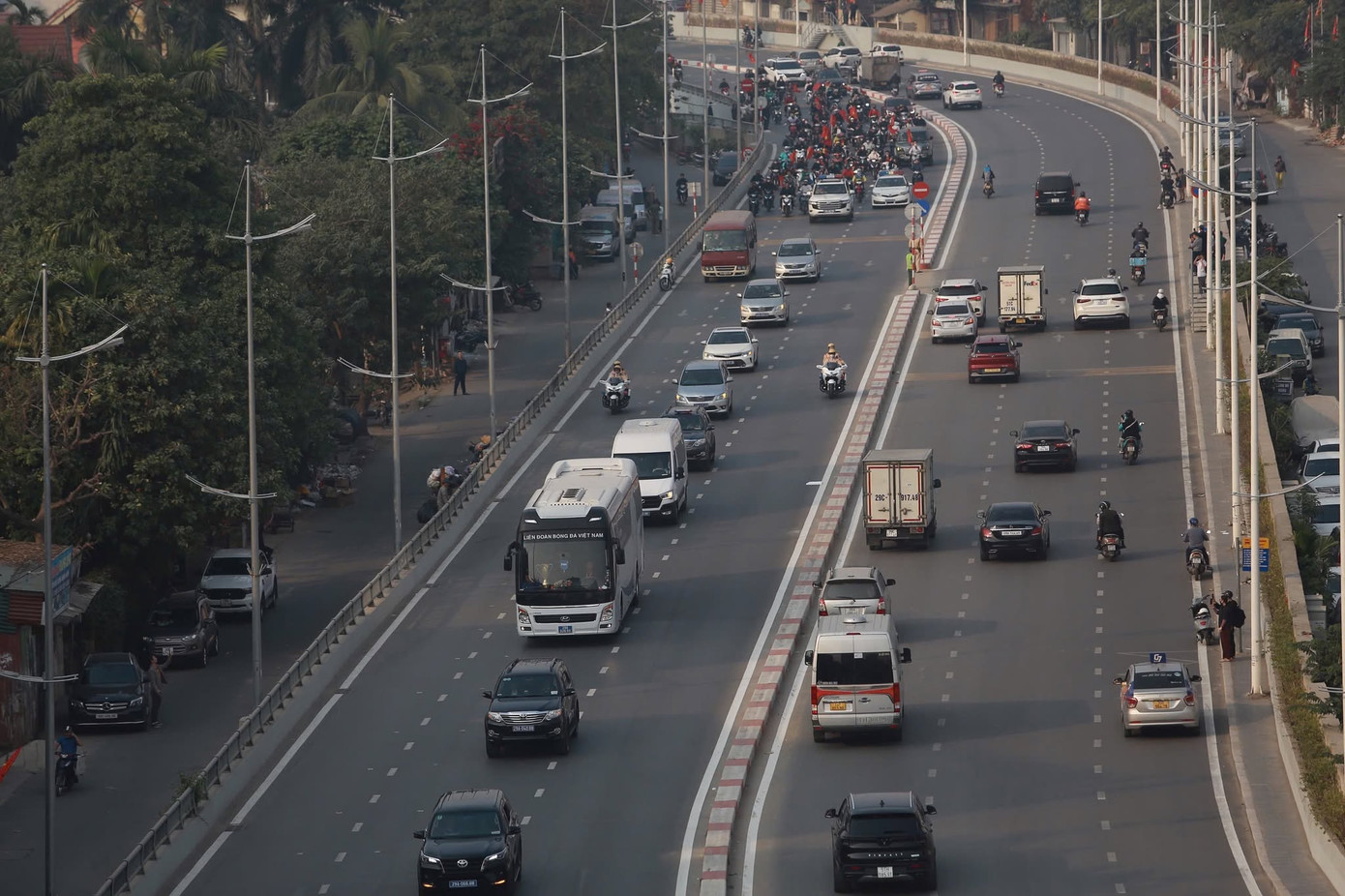 Tuyển Việt Nam ca khúc khải hoàn, người hâm mộ hân hoan chào đón ảnh 31