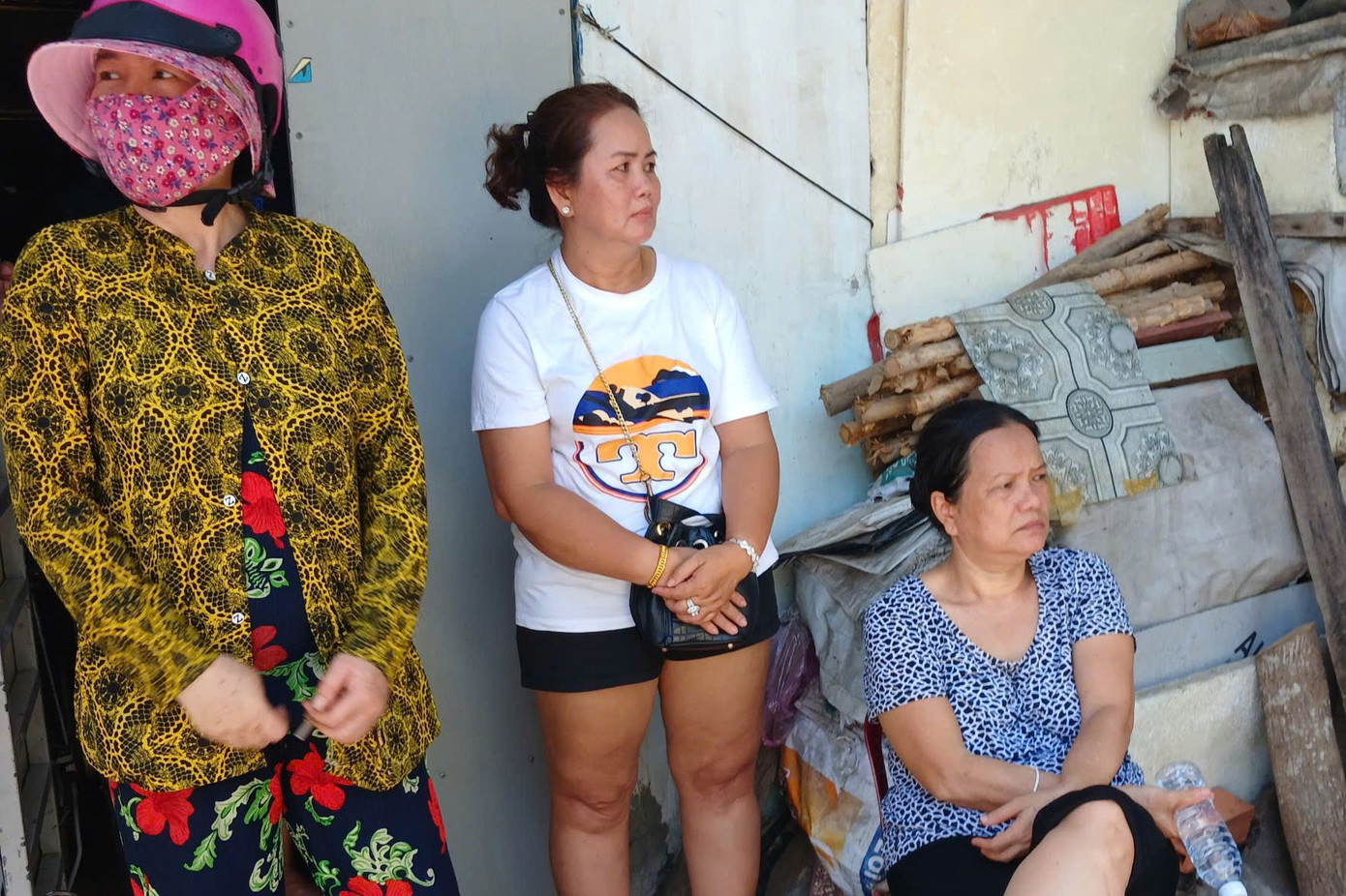 Hàng xóm của các nạn nhân chưa hết bàng hoàng khi nhớ lại vụ hỏa hoạn.