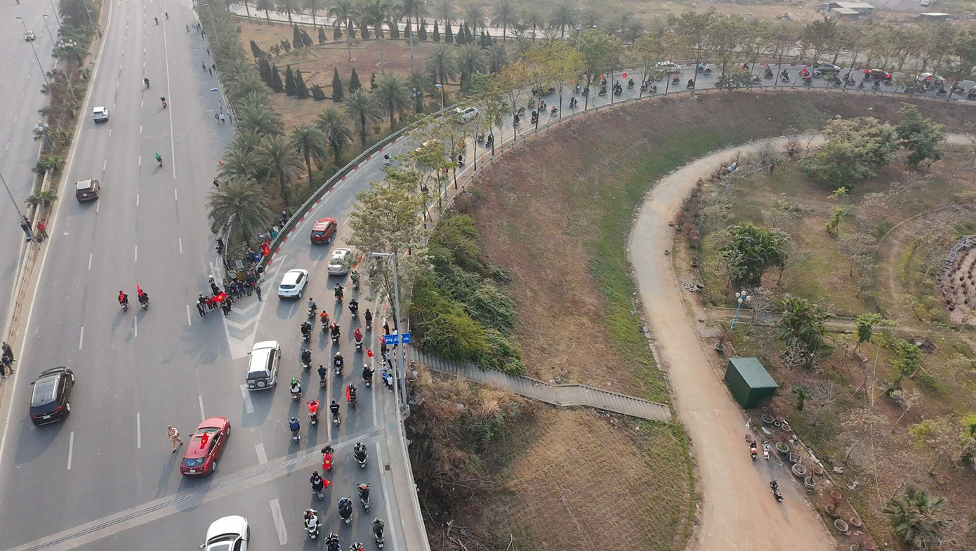 Tuyển Việt Nam ca khúc khải hoàn, người hâm mộ hân hoan chào đón ảnh 28