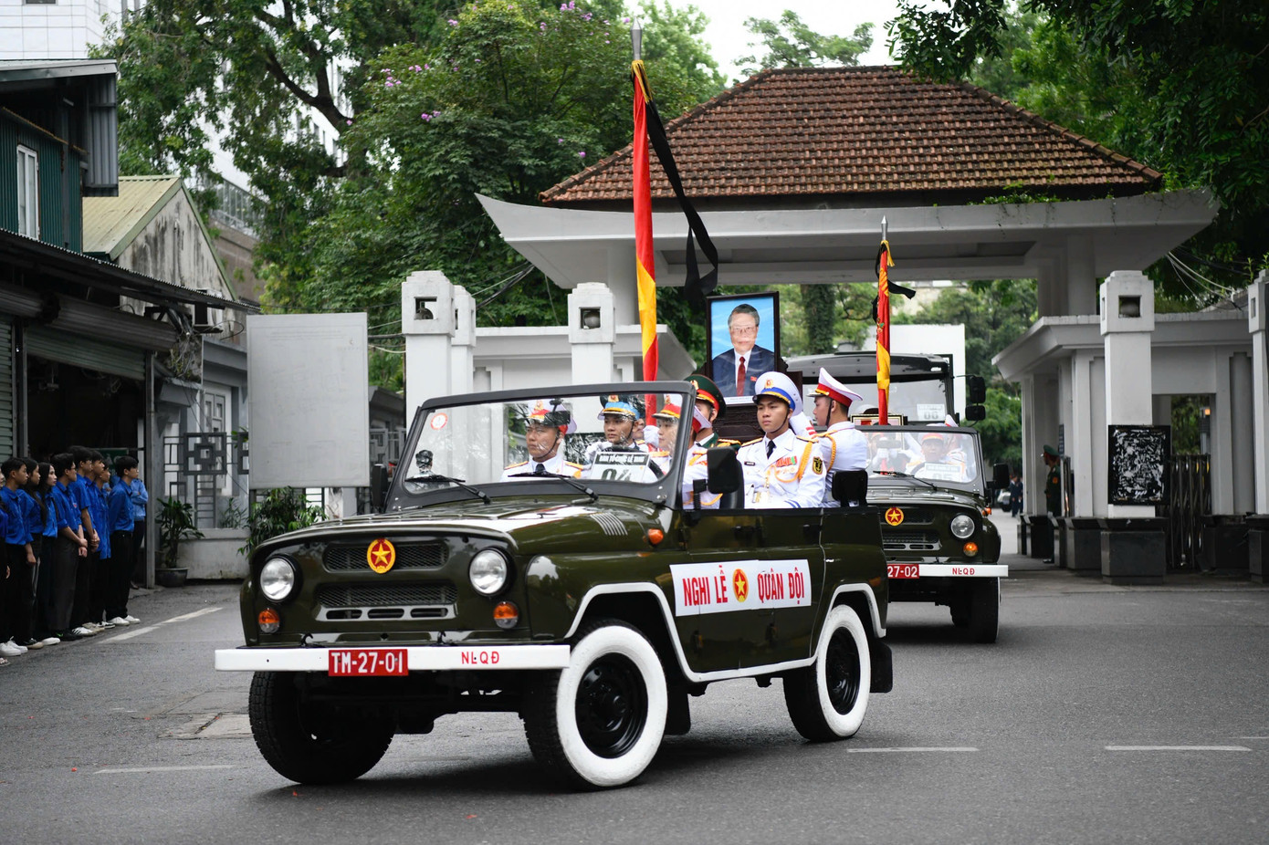 Đưa linh cữu nguyên Chủ tịch nước Trần Đức Lương rời Hà Nội về Quảng Ngãi ảnh 38