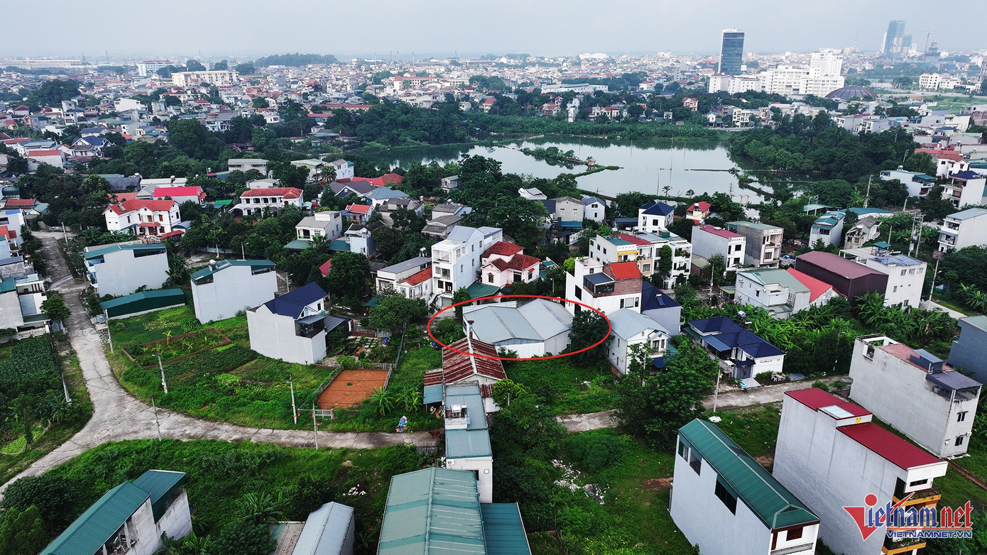 Xưởng sản xuất mỹ phẩm giả của công ty Athena do Đường Văn Thiết cầm đầu nằm giữa khu dân cư tại phường Thanh Miếu. Ảnh: Đức Hoàng