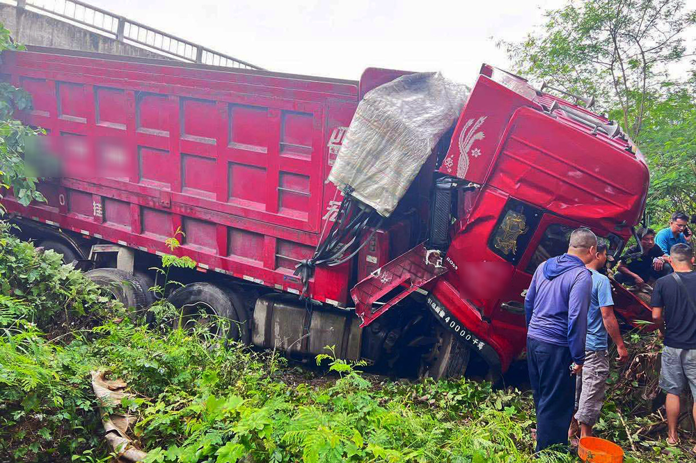 Hiện trường vụ tai nạn giao thông. Ảnh: CACC