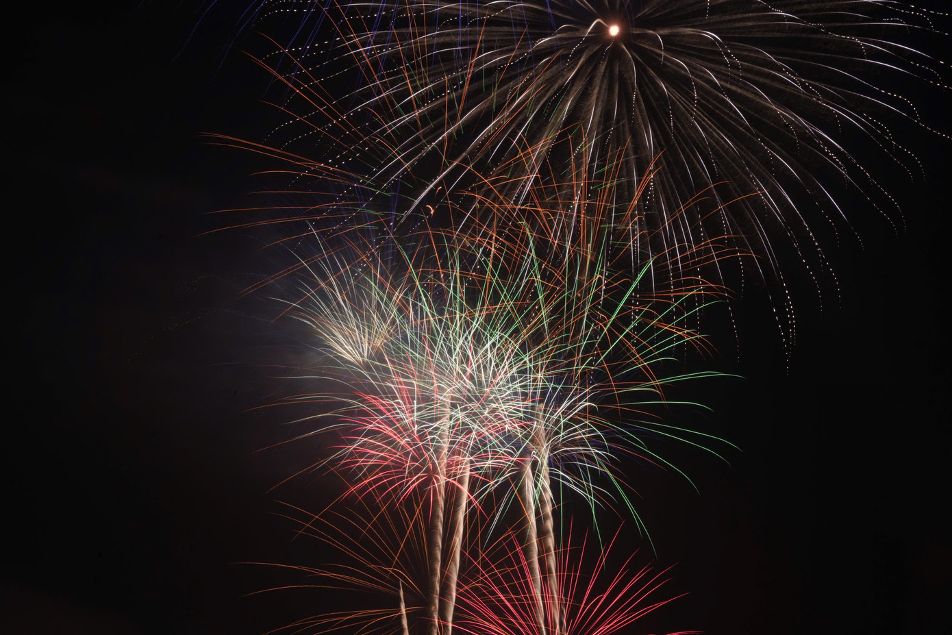 Pháo hoa tại Sân vận động Mỹ Đình. Pháo hoa tại Sân vận động Mỹ Đình.