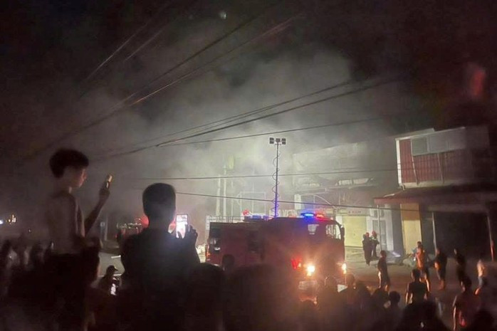 Ngọn lửa đã thiêu rụi nhiều tài sản của doanh nghiệp Ngọn lửa đã thiêu rụi nhiều tài sản của doanh nghiệp