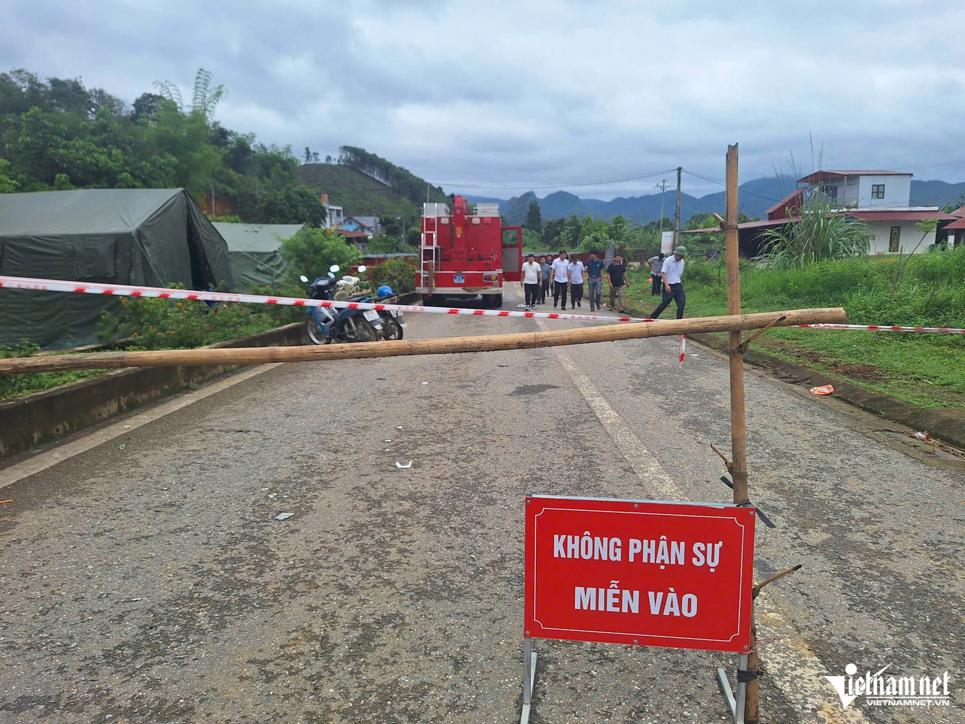 Khu vực xuất hiện "hố tử thần" đã được lực lượng chức năng cảnh báo.