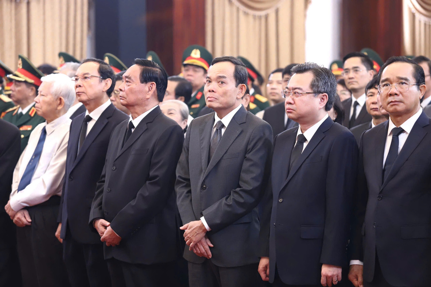 Đưa linh cữu nguyên Chủ tịch nước Trần Đức Lương rời Hà Nội về Quảng Ngãi ảnh 20