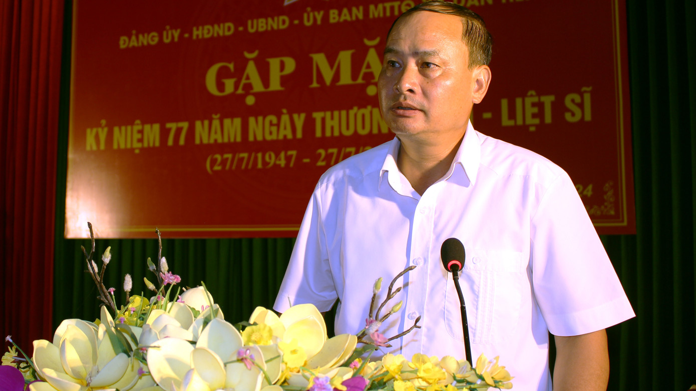 Ông Dương Văn Ngoan - Ủy viên BTV, Trưởng Ban Dân vận Huyện ủy, Chủ tịch UBMTTQ huyện xin nghỉ hưu trước tuổi 5 năm. Ảnh: Cổng TTĐT huyện. Ông Dương Văn Ngoan - Ủy viên BTV, Trưởng Ban Dân vận Huyện ủy, Chủ tịch UBMTTQ huyện xin nghỉ hưu trước tuổi 5 năm. Ảnh: Cổng TTĐT huyện.