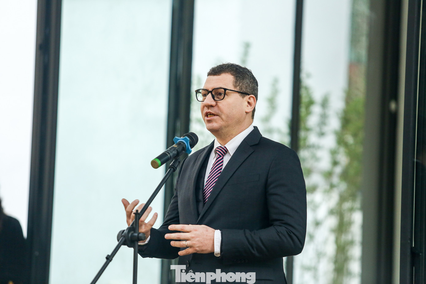 Ông Emmanuel Cerise, Giám đốc Cơ quan hỗ trợ Hợp tác quốc tế vùng Paris tại Việt Nam (PRX) chia sẻ tại chương trình.