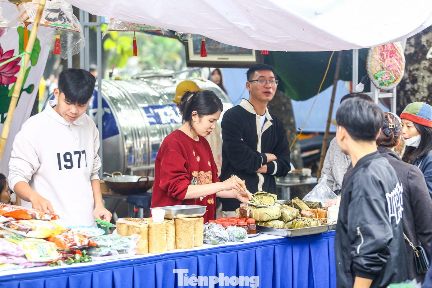 Thuần chay là một lối sống hạn chế nhiều nhất hình thức khai thác và ảnh hưởng xấu đến động vật. Từ các hình thức ăn uống như: không dùng đạm các chất dinh dưỡng từ động vật cho đến các hình thức giải trí, mĩ phẩm, trang sức,... cũng hạn chế hết sức chất liệu làm từ động vật.