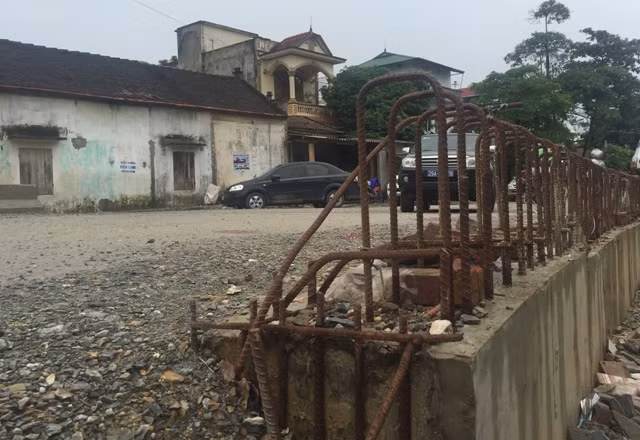 Bê tông lót xốp ở cầu vượt sông ở Hà Nội ảnh 5