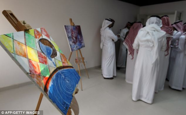 Phòng vẽ tranh dành cho các tù nhân có 