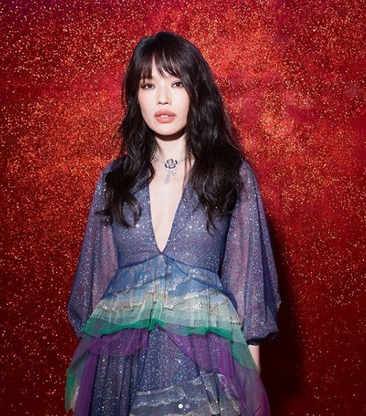 Thư Kỳ hấp dẫn đầy mê hoặc ở tuổi 42 ảnh 13