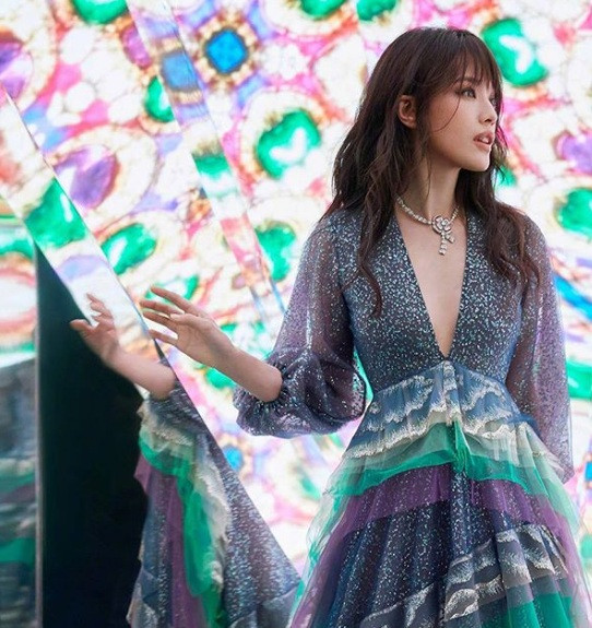 Thư Kỳ hấp dẫn đầy mê hoặc ở tuổi 42 ảnh 17