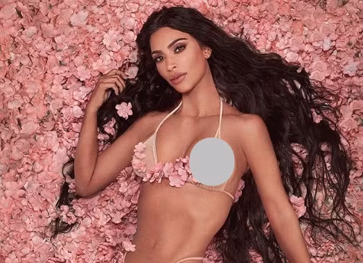 Kim Kardashian khoe dáng ‘đồng hồ cát’ trứ danh ở New York ảnh 9