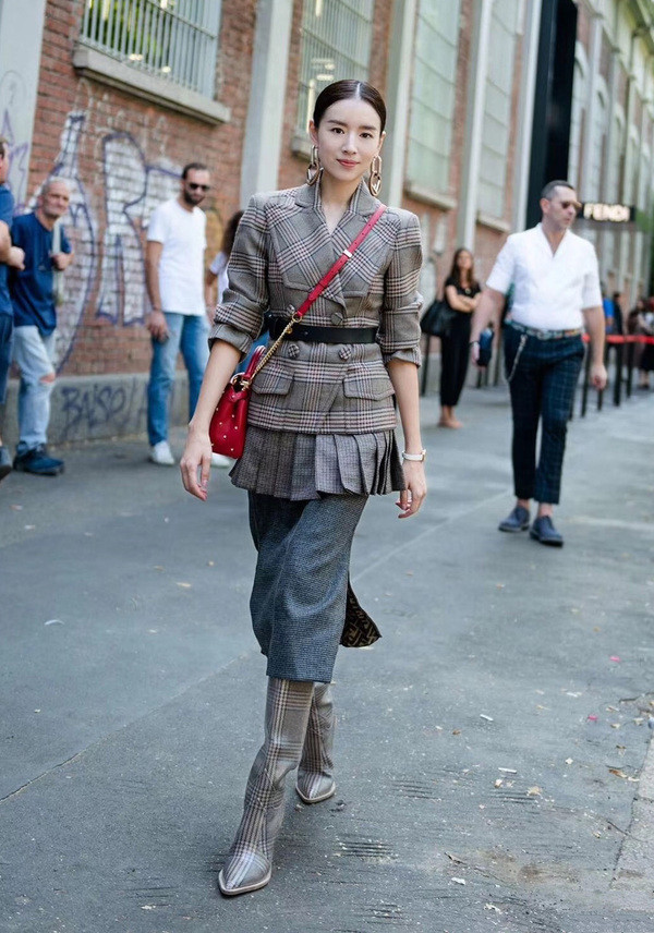 Hai ‘Phú Sát hoàng hậu’ Tần Lam – Đổng Khiết cùng đọ sắc ảnh 12