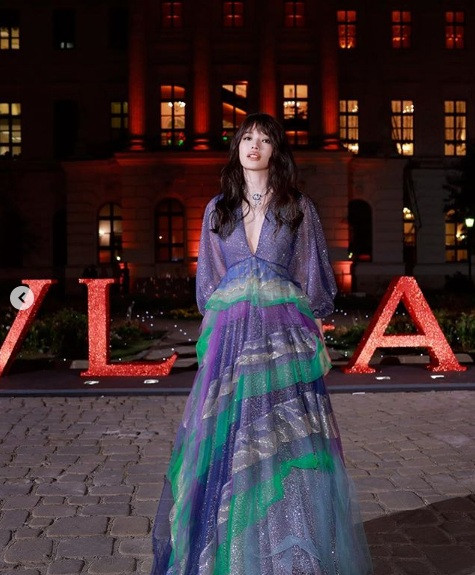 Thư Kỳ hấp dẫn đầy mê hoặc ở tuổi 42 ảnh 15