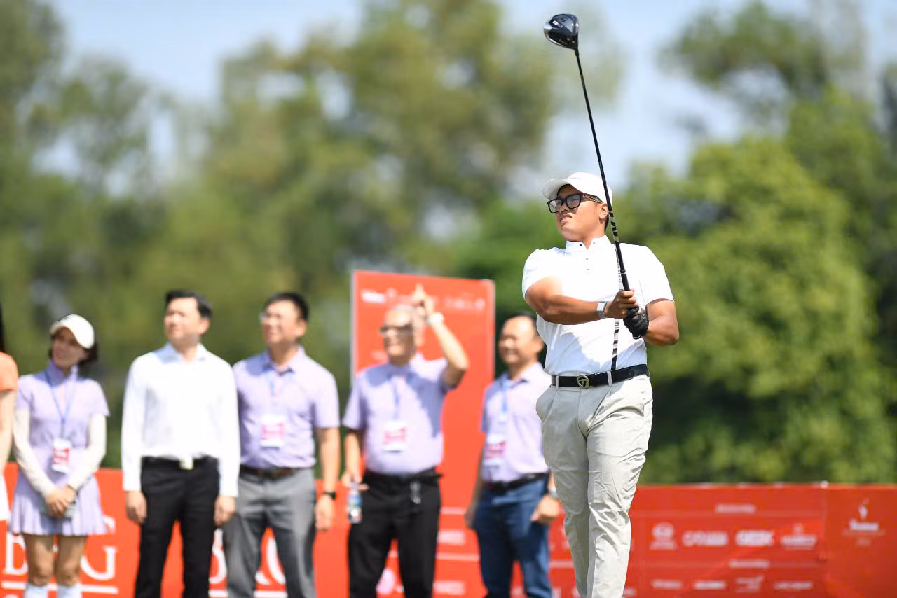 Nhà vô địch Tiền Phong Golf Championship 2020 Nguyễn Nhất Long sẽ tham dự giải với tư cách khách mời, là người dẫn dắt truyền cảm hứng cho thế hệ đàn em. Kể từ khi đăng quang giải đấu ở tuổi 17, Nhất Long tiếp tục gặt hái được nhiều thành công và định hướng con đường golf chuyên nghiệp cho tương lai.