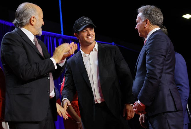 DeChambeau được Tổng thống đắc cử Donald Trump ca ngợi.