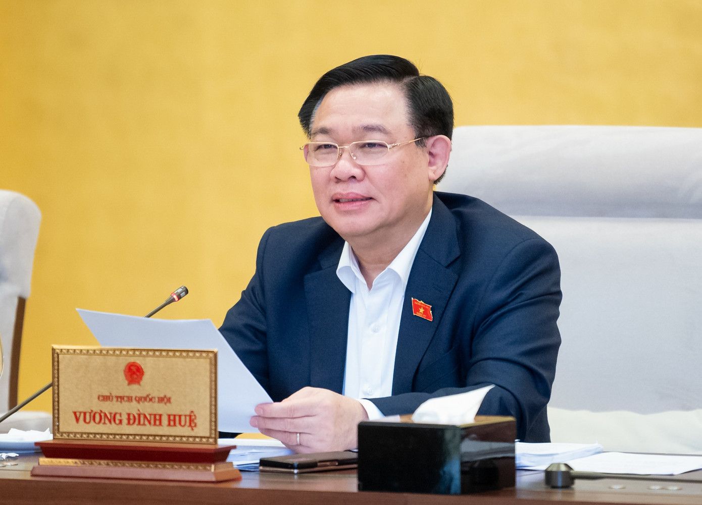 Chủ tịch Quốc hội Vương Đình Huệ phát biểu tại phiên họp. Chủ tịch Quốc hội Vương Đình Huệ phát biểu tại phiên họp.