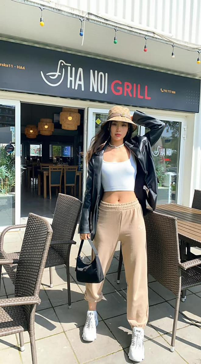 Á hậu Diễm Trang mặc crop-top khoe eo thon nóng bỏng khi sang Ba Lan thăm ông xã. Á hậu Diễm Trang mặc crop-top khoe eo thon nóng bỏng khi sang Ba Lan thăm ông xã.