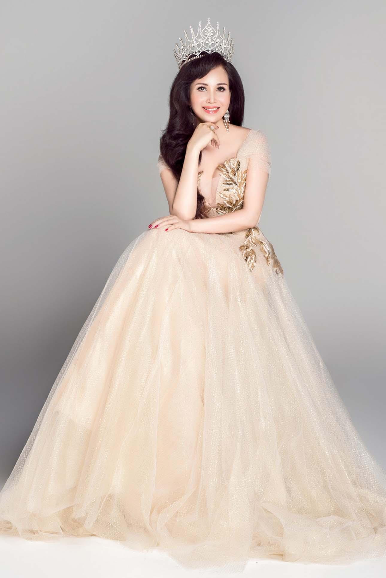 Sau 31 năm đăng quang Hoa hậu, Diệu Hoa chia sẻ: "Tôi luôn biết ơn dư luận đã dành cho tôi nhiều thiện cảm, nhiều nhận xét tốt đẹp và coi đó là sự khích lệ để tôi chú ý tự hoàn thiện mình. Tôi nghĩ mỗi người một duyên phận và tôi hài lòng với những gì mình đang có".